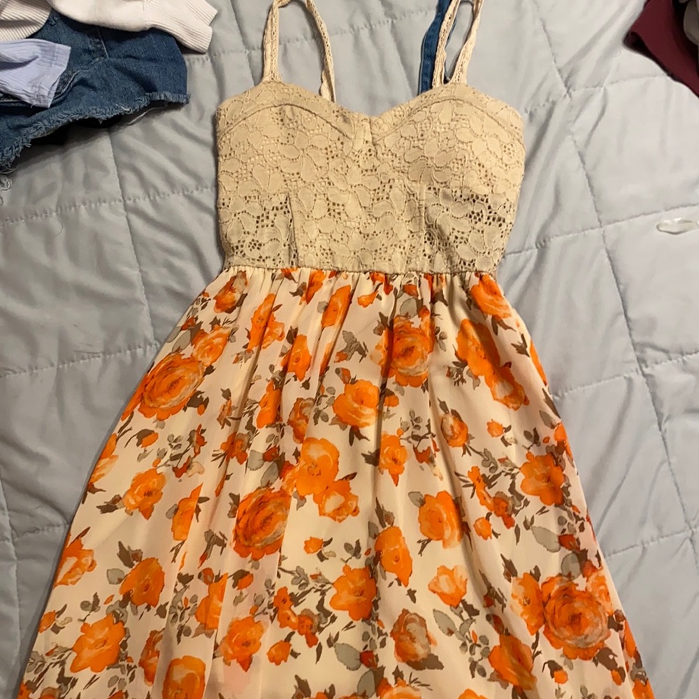 gorgeous dress. goes from short to long and flows